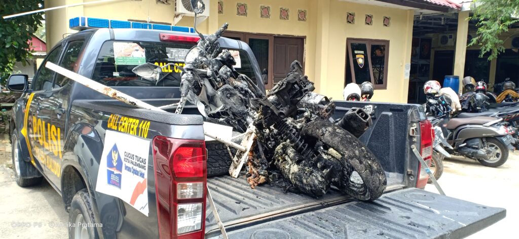 Usai Isi Bahan Bakar, Sepeda Motor Vario Hangus Terbakar Di SPBU