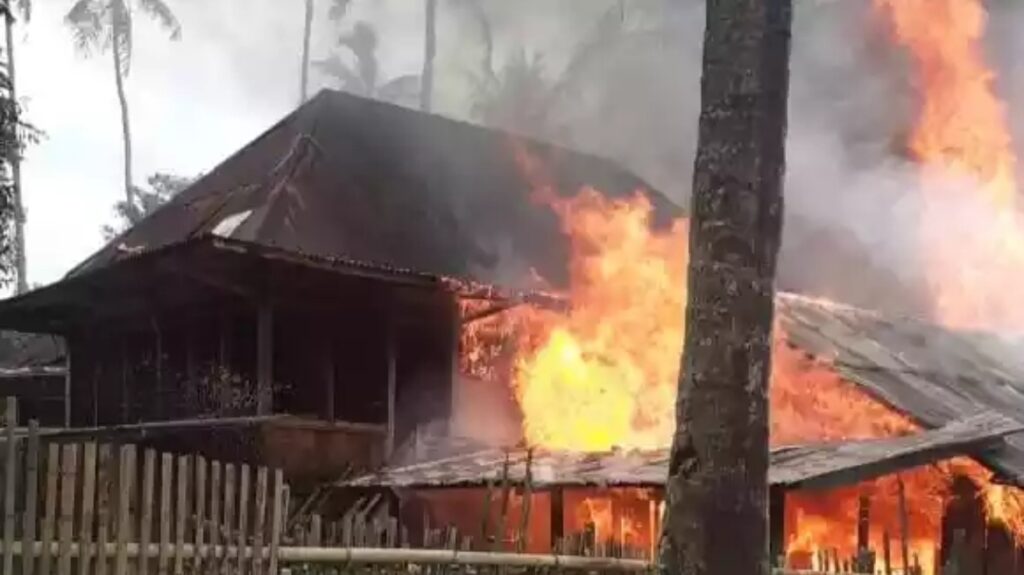 Sholat Jumat, Rumah Sunardin Habis di Lalap Api