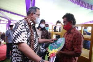 Desa Berprestasi di Muba Diganjar Bantuan dan Penghargaan