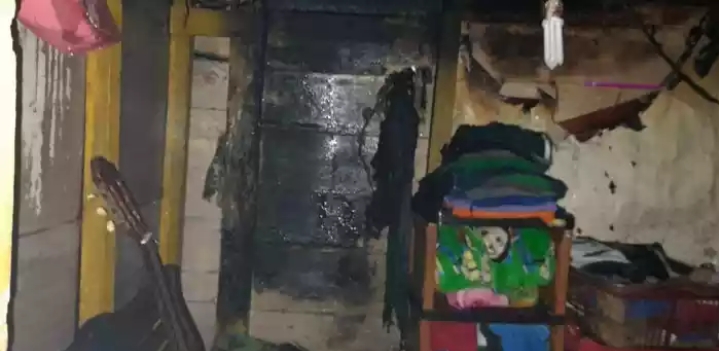 Diduga Karena Hubungan Arus Pendek, Rumah Fernando Nyaris Ludes Terbakar