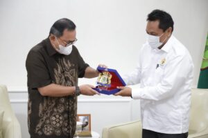 Dodi Reza Tularkan Hilirisasi Aspal Karet Ke Kadin Muara Enim