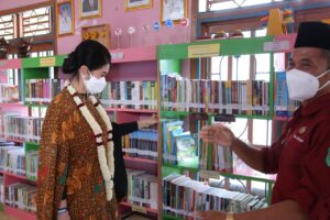 Thia Yufada Bangga Muba Miliki PerpusDes Swadaya Warga