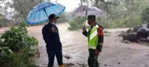 Debit Sungai Naik, Camat Di Muara Enim Imbau Warga Untuk Waspada