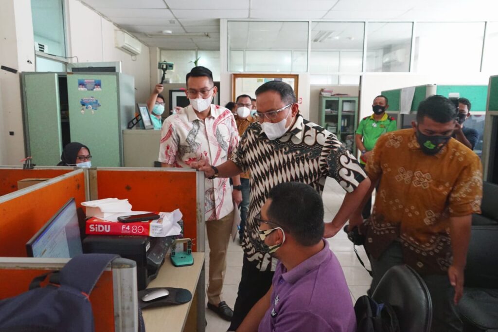 DRA Sidak OPD Pastikan Pelayanan Dan Disiplin ASN Di Masa Pandemi