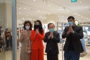 PIM Kini Miliki Store H & M