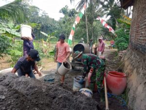 Ing Ngarso Sung Tuladha” Prinsip Yang Dipegang Teguh Babinsa Ketapang Peltu Susanto