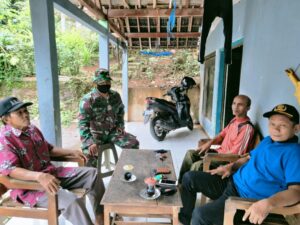 Sambangi Rumah Warga di Dusun Sarimulyo