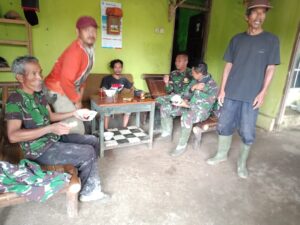 Komsos Berbagi Pengalam Dengan Masyarakat