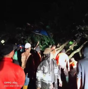 Pohon Tumbang Kebadan Jalan, Arus lalu lintas Macet