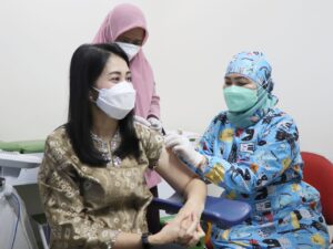 Thia Yufada Serukan Vaksin Covid-19 Aman