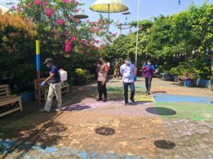 Putus Rantai Penyebaran Covid-19, Petugas Semprot Disinfektan di Sekolah dan Tempat Ibadah