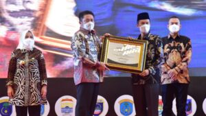 Harnojoyo Dapat Penghargaan Walikota Terbaik di Sumsel