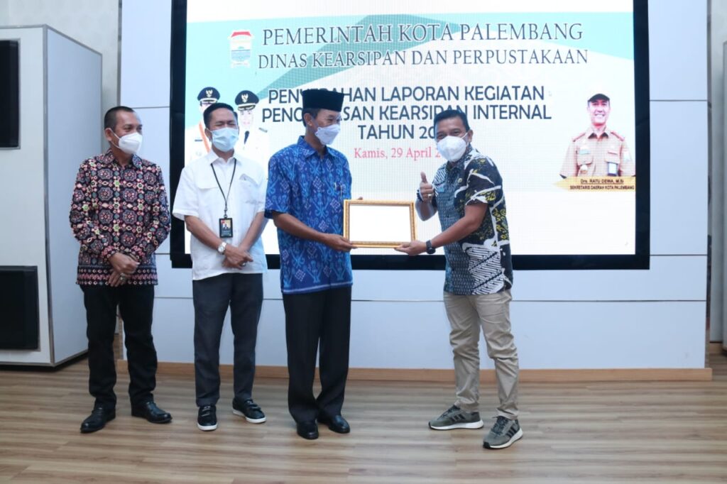 Berkinerja Baik 10 OPD Dapat Penghargaan Dari Walikota Harnojoyo