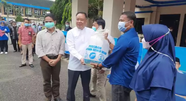 Pemkab Lahat Terima Puluhan Ribu Bibit Ikan Dari Kementrian Kelautan dan Perikanan