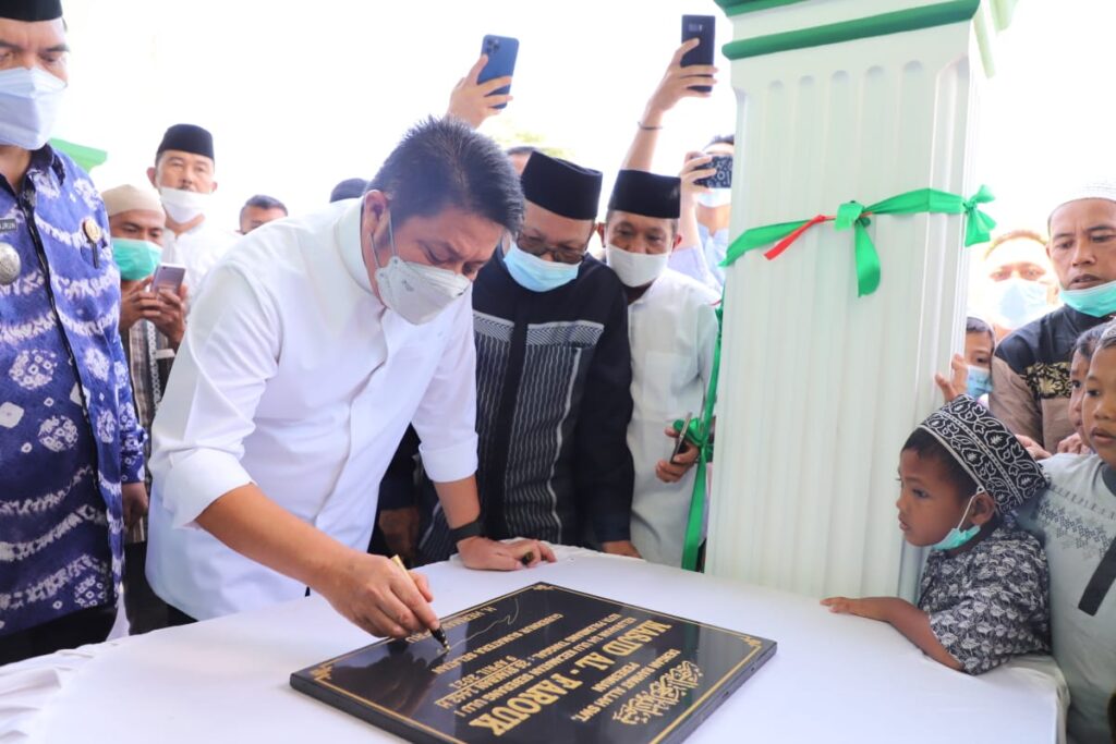 Gubernur Resmikan Masjid Al-Farouk Kelurahan 3/4 Ulu SU 1 Palembang