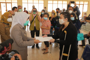 Fitrianti Agustinda Anjurkan Warga Yang Belum Dapat KIS Datangi Dinsos