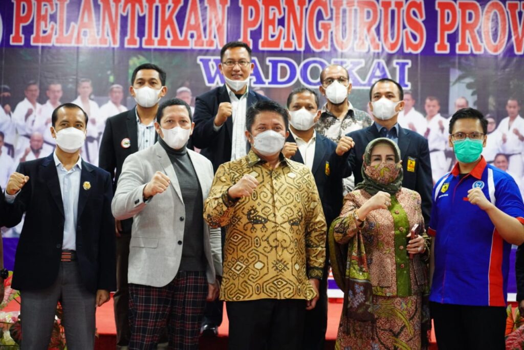 Herman Deru Harapkan Ajang   BNI Executive Badminton Tournament Pacu Prestasi Pebulutangkis  Sumsel