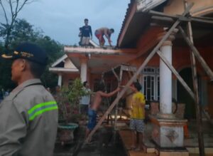 Kebakaran di lahat Nyaris Hanguskan Rumah Kepala Desa