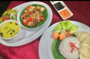 Grand Zury Lahat Hadirkan Menu Soto Oseng Khas Lahat