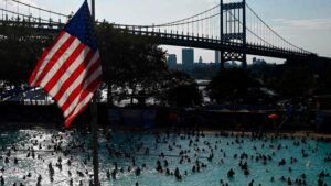 Akibat Gelombang Panas di AS Picu Mati Listrik dan Aspal Terkelupas