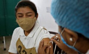 Vaksin Palsu Berisikan Air Garam Tipu Ribuan Warga India