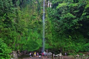 Eksotika Air Terjun Di Sumsel yang Berubah Jadi Embun