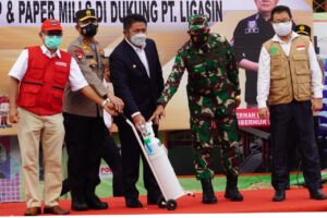 Herman Deru Berangkatkan Pendistribusian Liquid Oksigen CSR Sinar Mas Grup