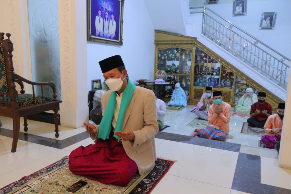 Guna Memutus Mata Rantai Covid-19, Harnojoyo Gelar Sholat Idul Adha Di Rumah