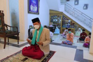 Guna Memutus Mata Rantai Covid-19, Harnojoyo Gelar Sholat Idul Adha Di Rumah