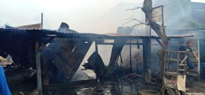 Si Jago Merah Hanguskan Satu Rumah dan Bengkel Sepeda Motor