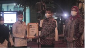 Diakhir Masa jabatan Kapolres OKU Selatan Terima Penghargaan Dari SMSI