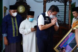 Jemaah Masjid Baiturrahman Do’akan Almh Percha Leanpuri