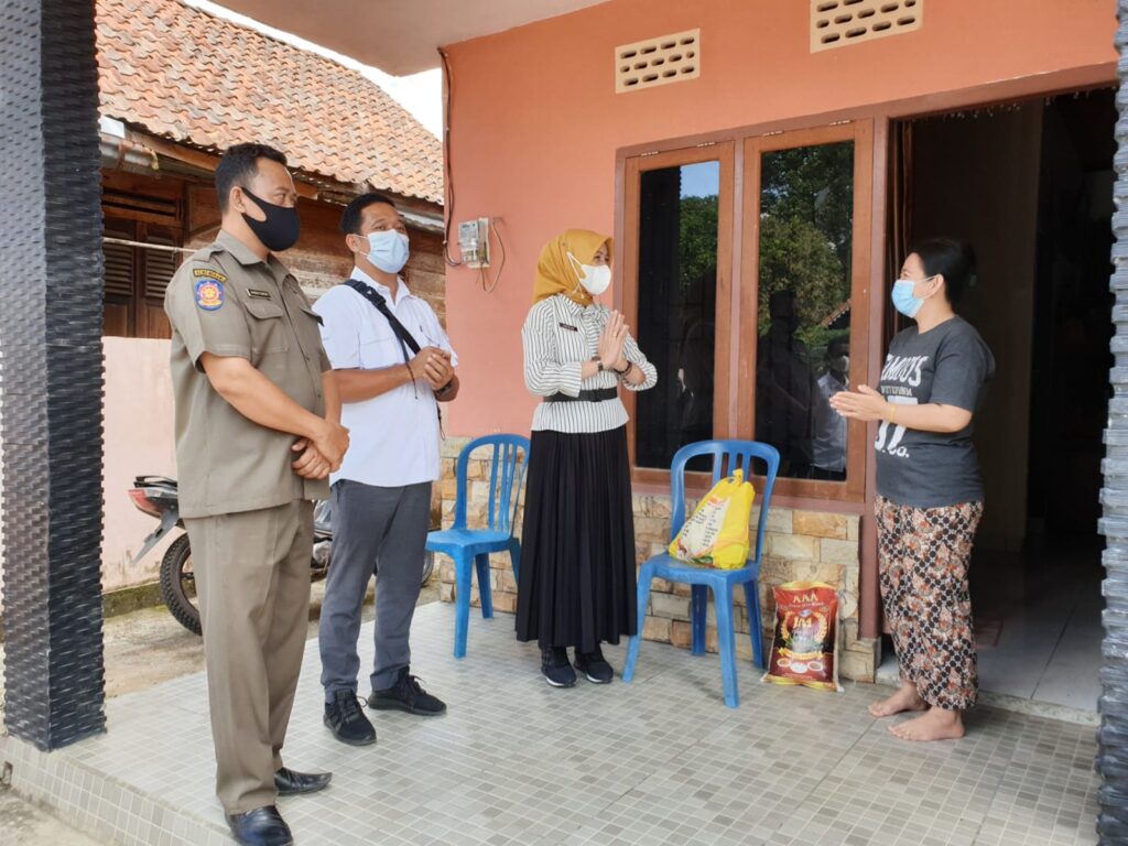 Program Isoman Care Muba, Dodi Reza Sisir Warga Beri Bantuan