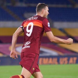 Edin Dzeko Tes Medis dan Tanda Tangan Kontrak di Inter Milan