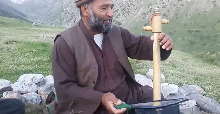 Penyanyi Afghanistan Dibunuh Taliban,Diseret Keluar Rumah