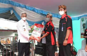 Pemprov Salurkan 100 Ton Beras Untuk 120 Desa di Kabupaten Ogan Ilir