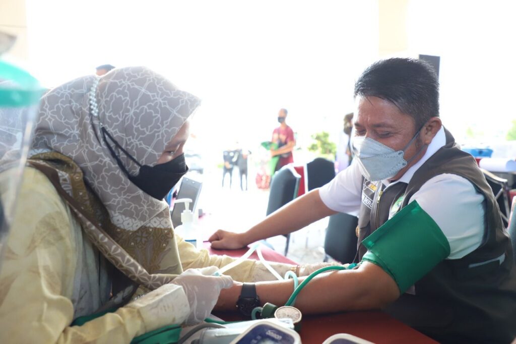 Herman Deru : Bangkitkan Ekonomi, Vaksinasi Bagi Pelaku Usaha Digencarkan