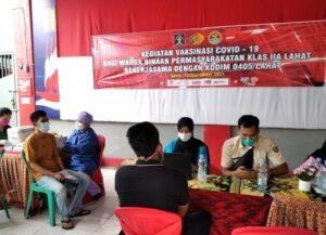 Ratusan Warga Binaan Kelas IIA Lahat Divaksinasi