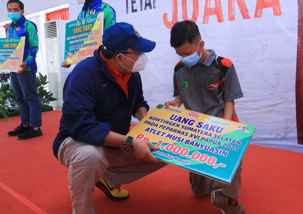 Peringati Haornas 2021, Bupati Muba Kucurkan Bantuan Atlet dan Pelatih