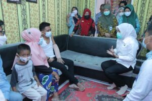 Fitrianti Agustinda Bantu Korban Kecelakaan Kerja Yang Tak Dapat Santunan Perusahaan