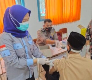 Polres Lahat Terus Lakukan Vaksinasi Ke Pelajar