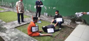 Rekonstruksi Pembunuhan PNS, Sebelum Cor Korban Pelaku Pesta Miras Di Kampung Baru