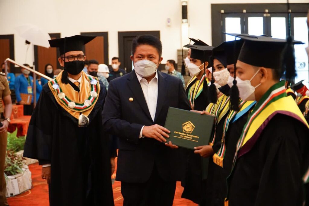 Herman Deru : Sarjana Harus Bisa Buka Lapangan Kerja Baru