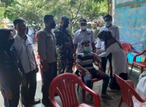 Dandim 0405 Lahat Lakukan Vaksinasi Di Kikim