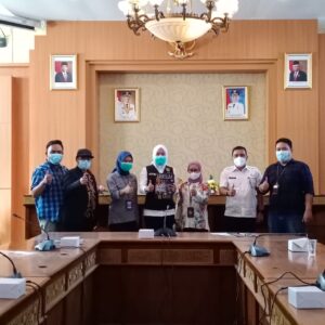 Fitrianti Agustinda Terima Penghargaan Moeslim Choice 2021