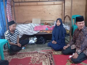 Walikota Palembang Kunjungi Sulasih Ojek Online Korban Banjir Di Palembang