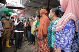 Warga Korban Banjir Palembang Dapat Santunan Dari Wawako