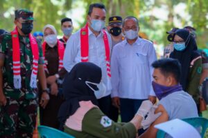 Beni Hernedi Apresiasi Capaian Target Vaksinasi Kecamatan Keluang