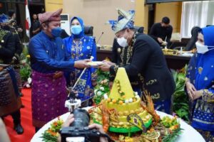 Herman Deru Puji Kinerja Enos-Yudha Mampu Lanjutkan Esktafet Pembangunan OKU Timur