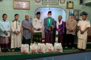 Usai Sholat Subuh, Harnojoyo Tinjau Korban Kebakaran Di Kertapati